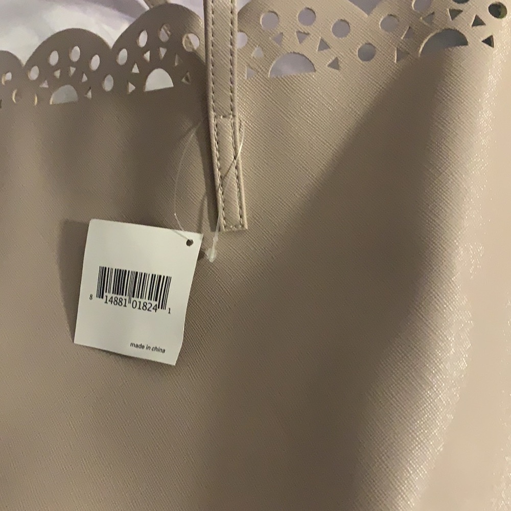 Tote - Picture 4 of 5